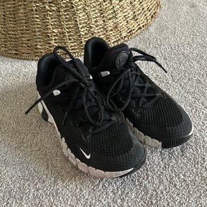 Nike Women's Free Metcon 4 Training Shoes